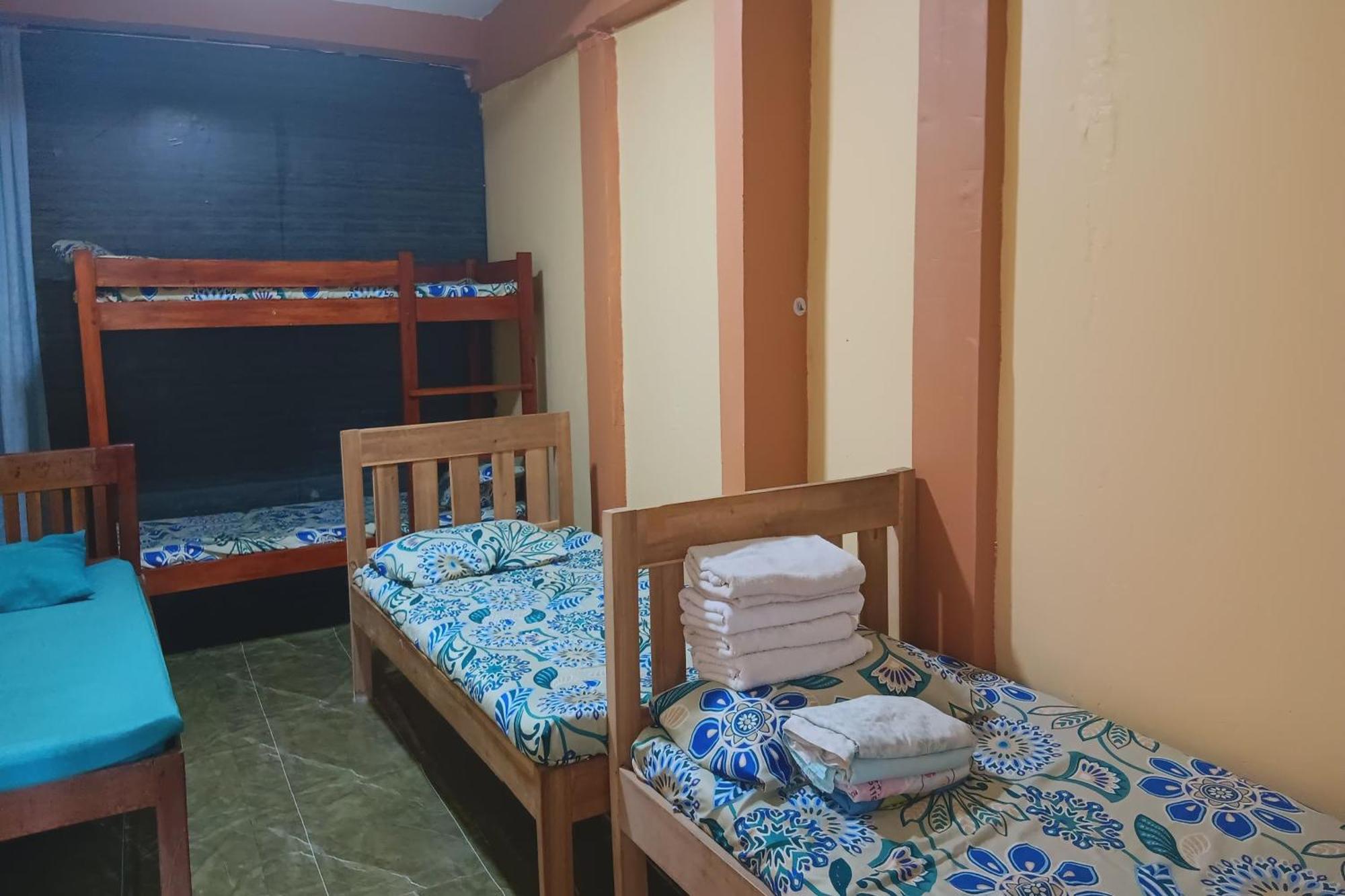 Larosa Hostel Пуэрто-Принцеса Экстерьер фото