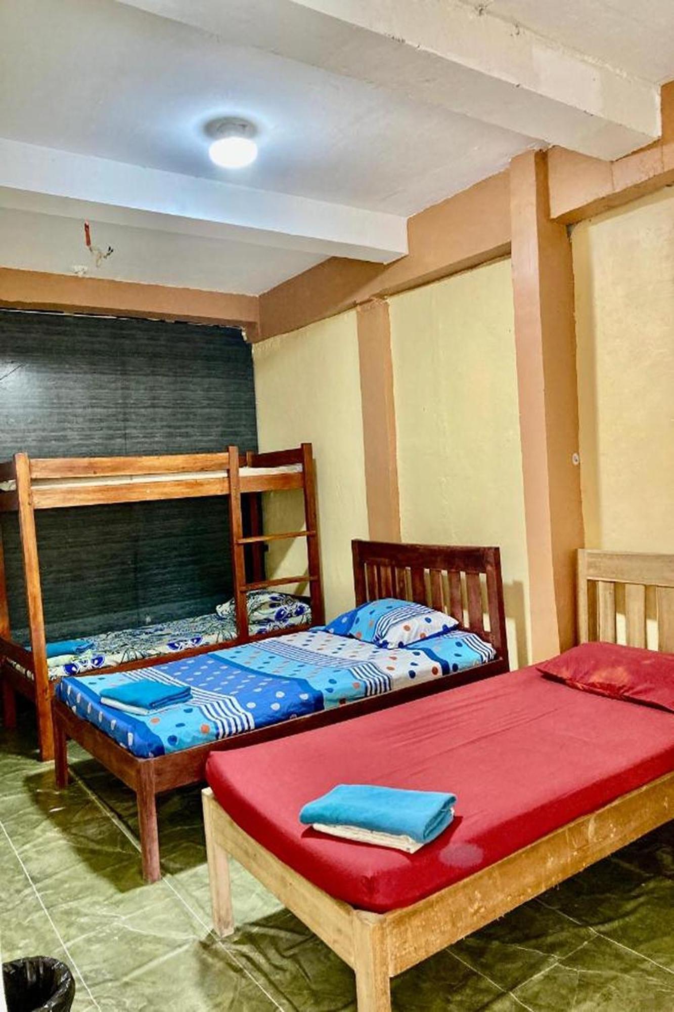 Larosa Hostel Пуэрто-Принцеса Экстерьер фото