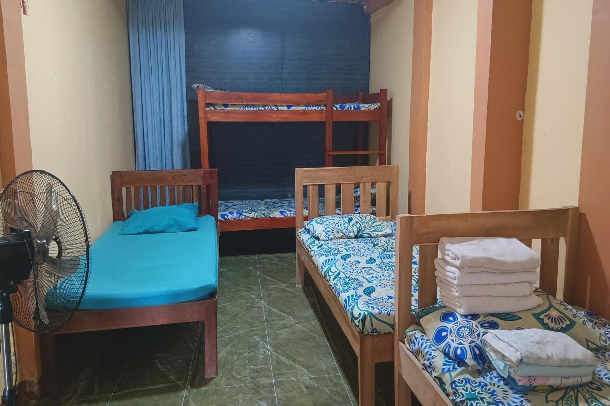 Larosa Hostel Пуэрто-Принцеса Экстерьер фото